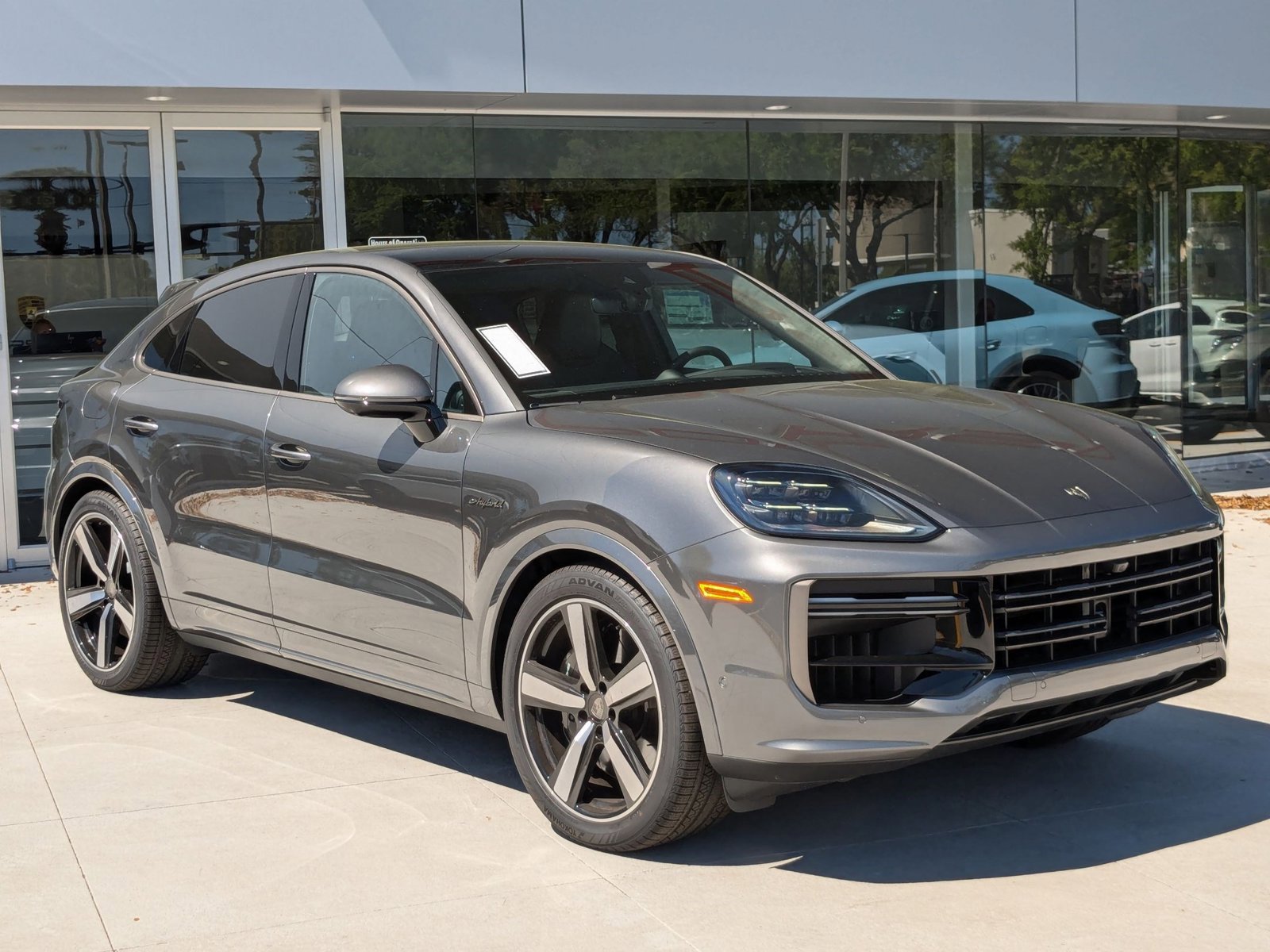 New 2025 Porsche Cayenne Turbo image 7