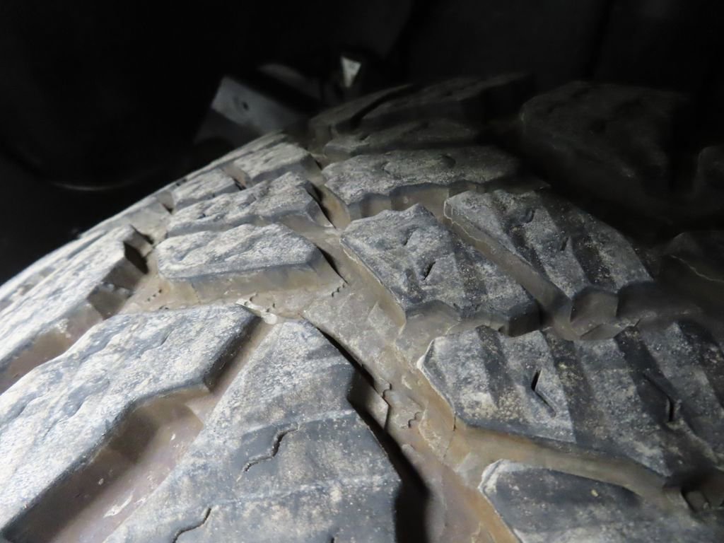Used 2023 Ford F350 Platinum w/ Tremor Off-Road Package AWD/4WD image 13