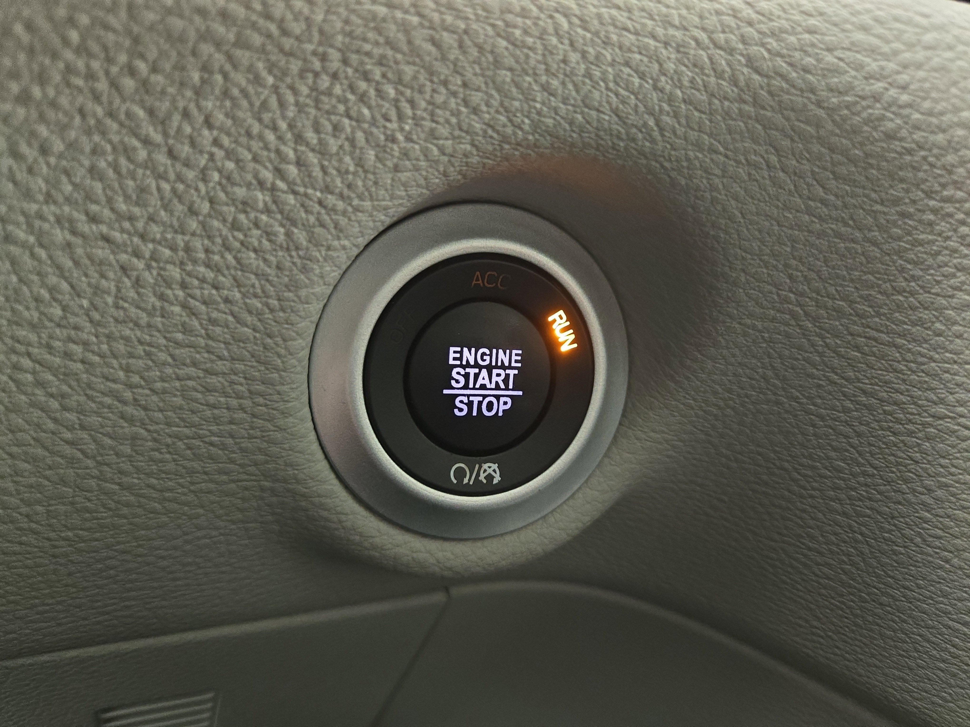 Used 2018 Chrysler Pacifica Limited image 27