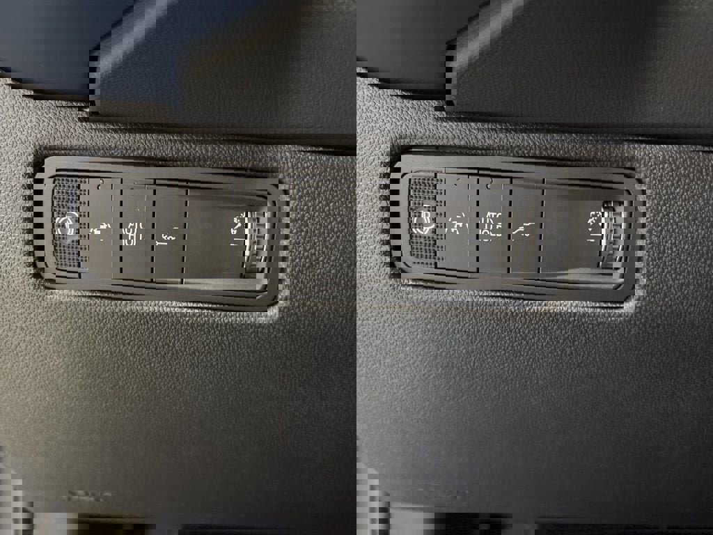 New 2026 Chevrolet Equinox EV LT w/ Convenience Package II image 26