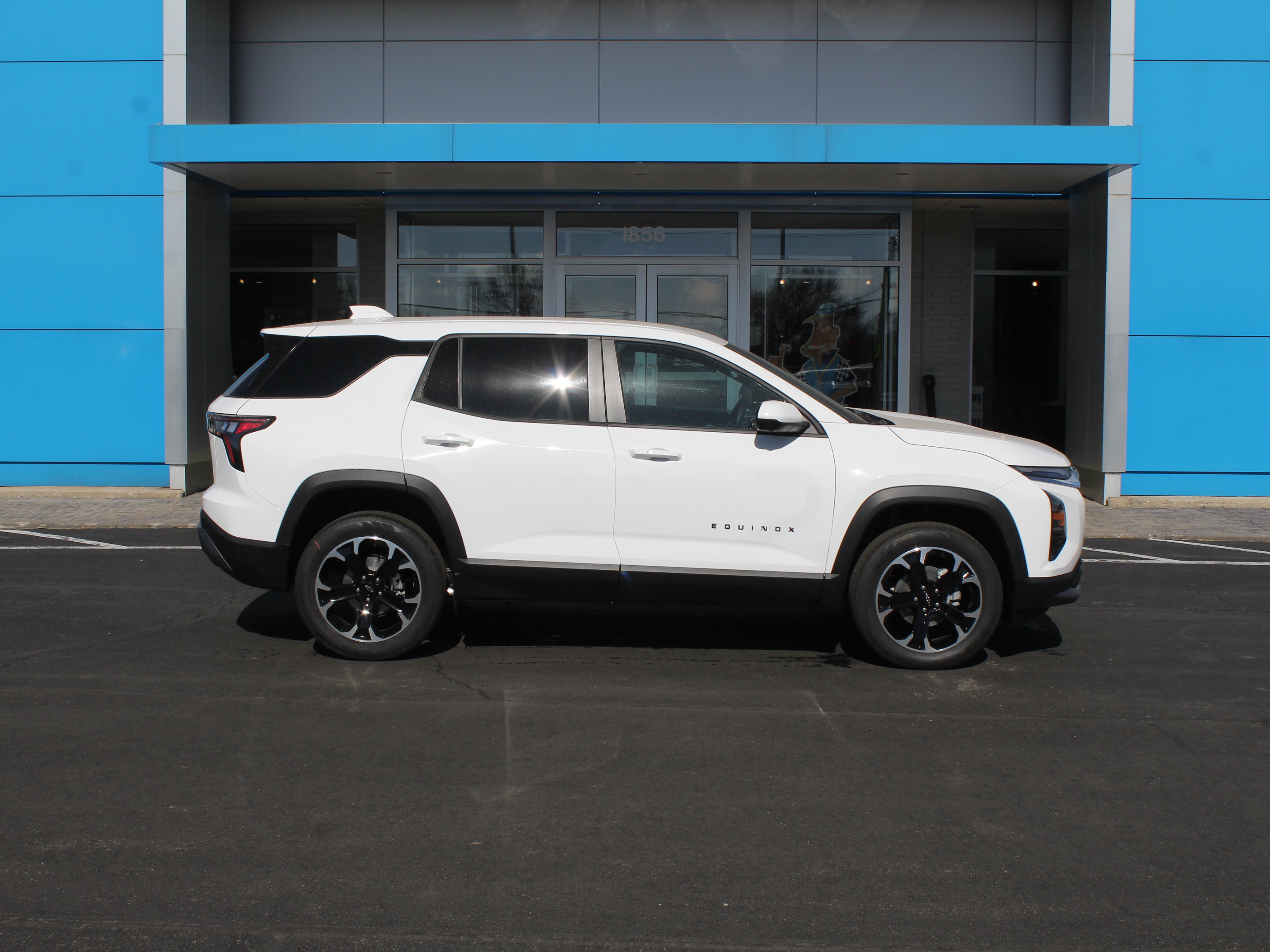 New 2026 Chevrolet Equinox LT w/ Safety and Technology Package image 3