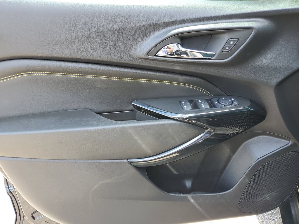 Used 2025 Chevrolet Trax ACTIV w/ Driver Confidence Package FWD image 21