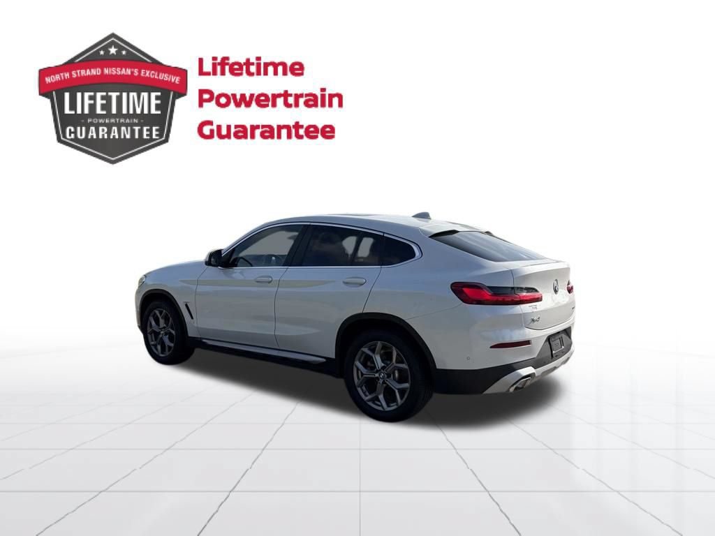 Used 2024 BMW X4 xDrive30i w/ Parking Assistance Package AWD/4WD image 3