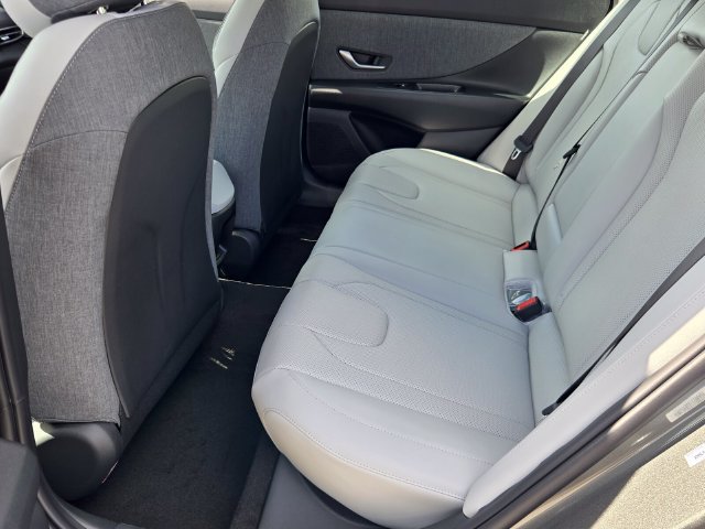 New 2026 Hyundai Elantra SEL Sport FWD image 6