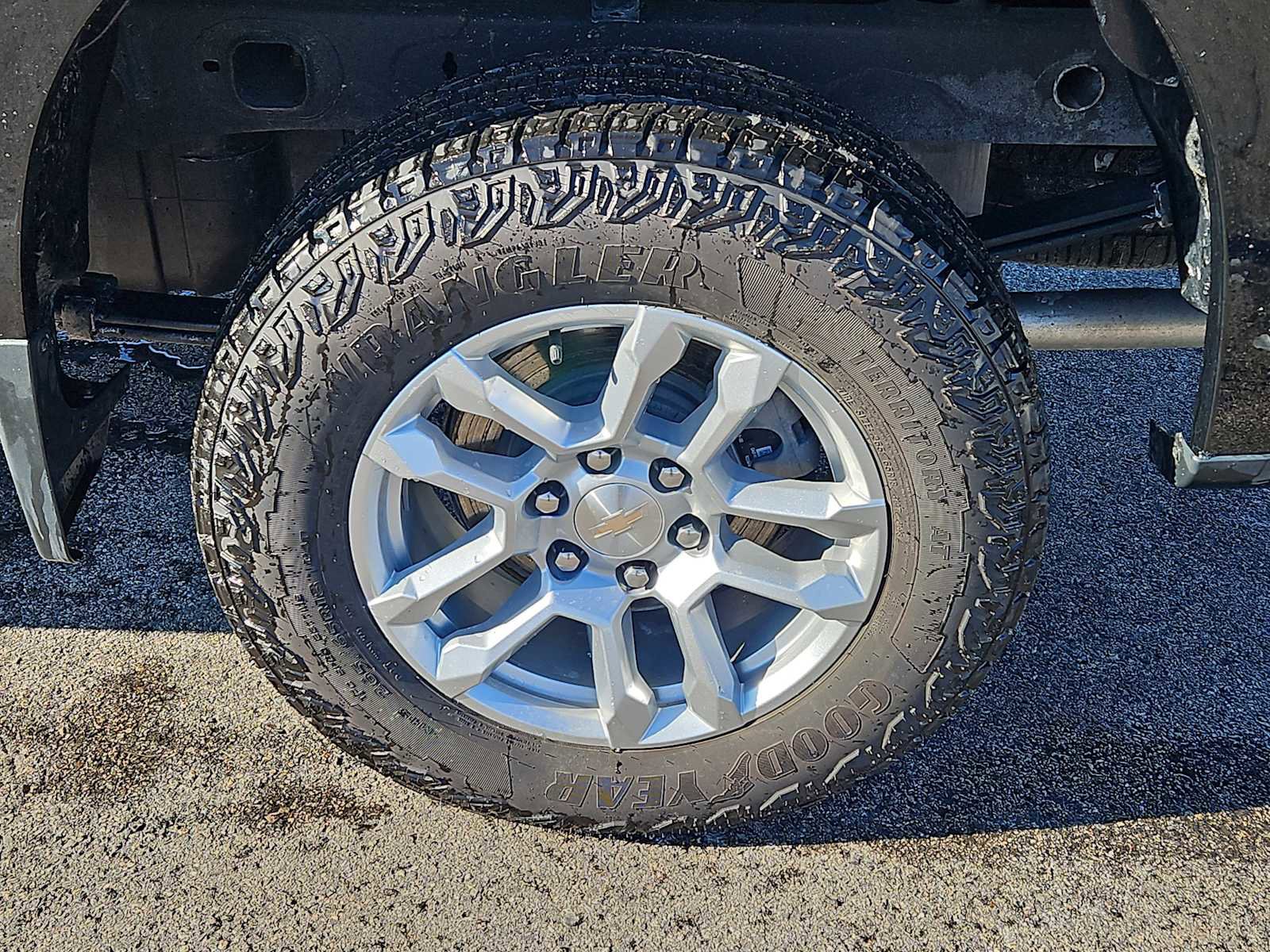 Used 2023 Chevrolet Silverado 1500 LT w/ Z71 Off-Road Package image 8