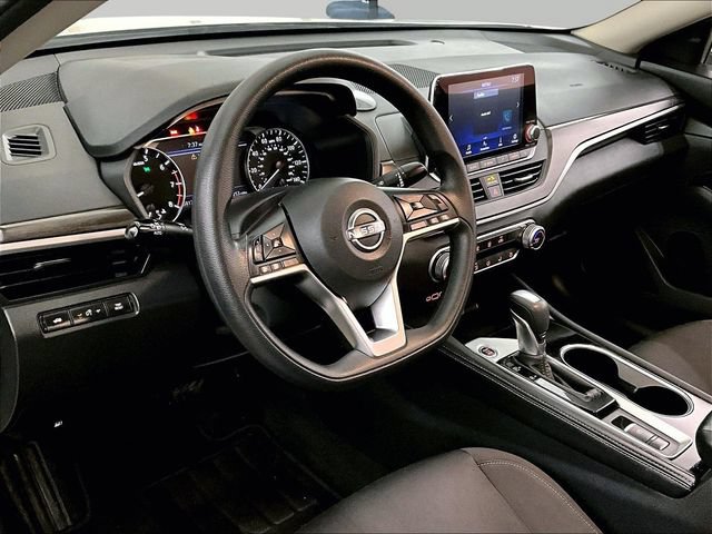Used 2023 Nissan Altima 2.5 SV AWD/4WD image 12