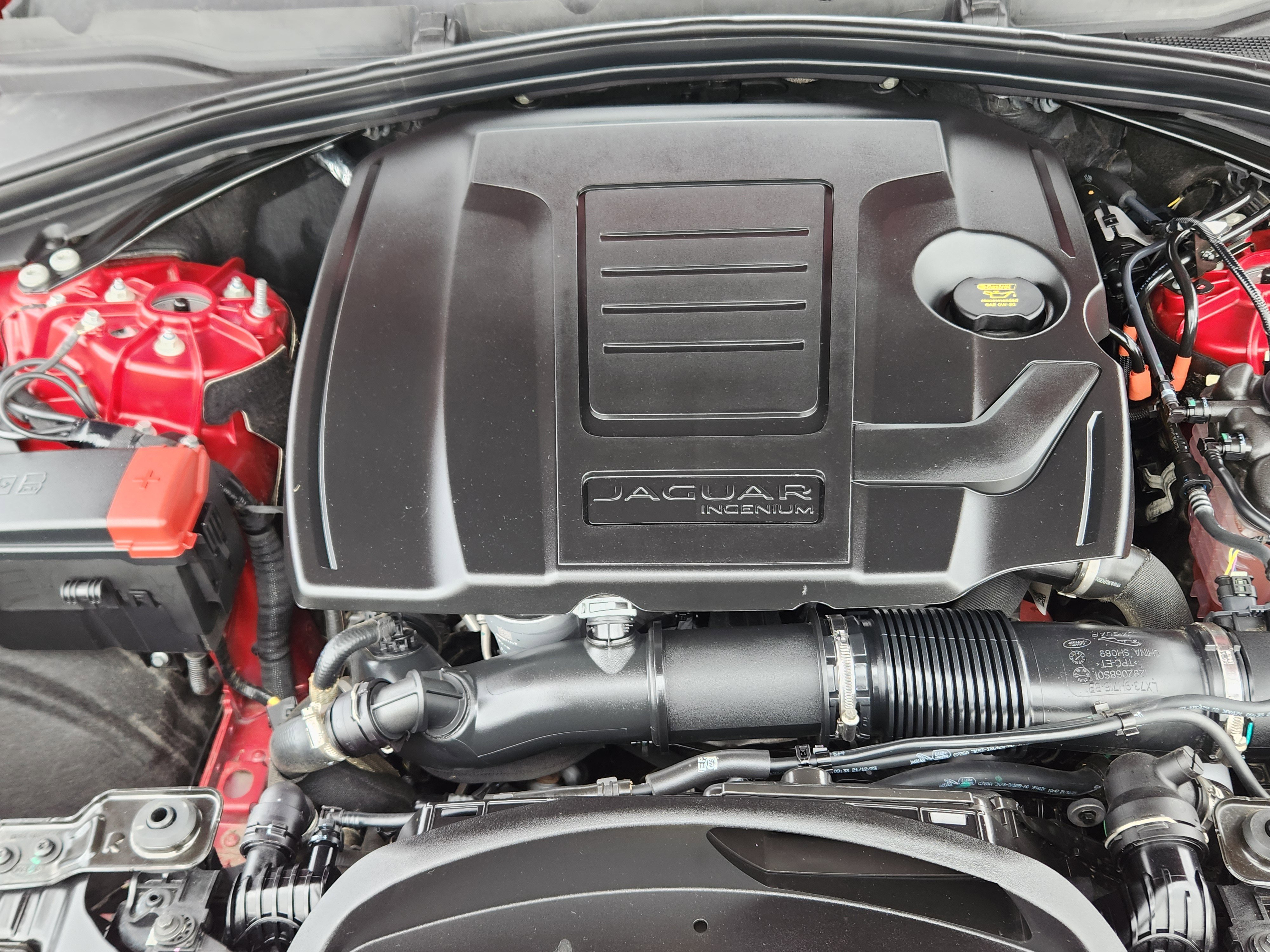 Certified 2025 Jaguar F-PACE R-Dynamic S AWD/4WD image 22