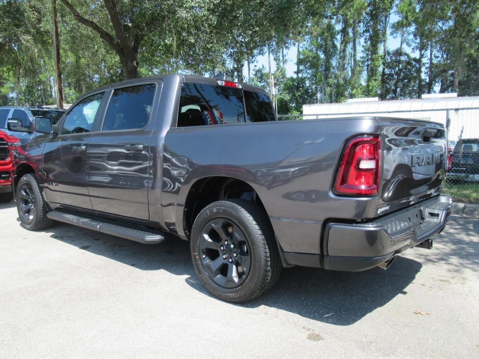 New 2026 RAM 1500 Express AWD/4WD image 5