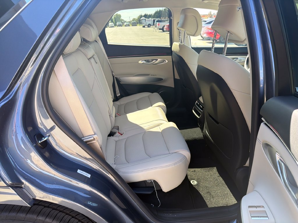 New 2027 Genesis GV70 2.5T Select AWD/4WD image 25