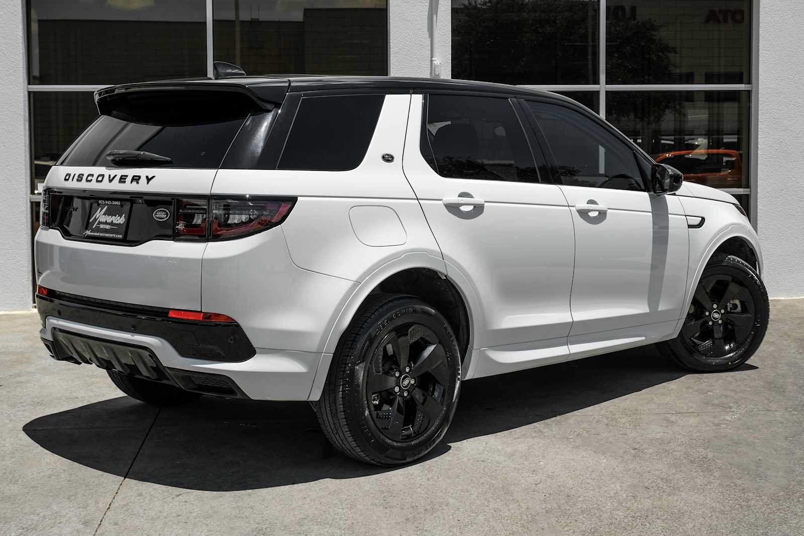 Used 2022 Land Rover Discovery Sport S R-Dynamic AWD/4WD image 9