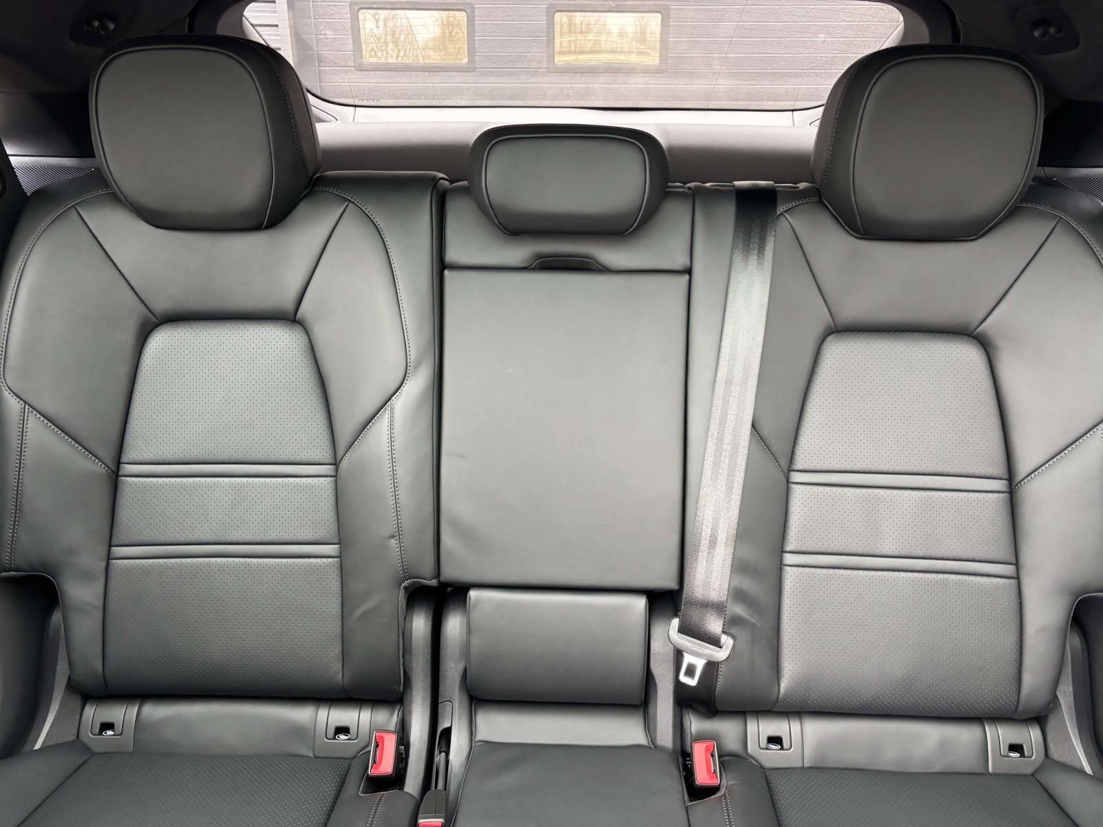 New 2026 Porsche Cayenne Coupe image 40