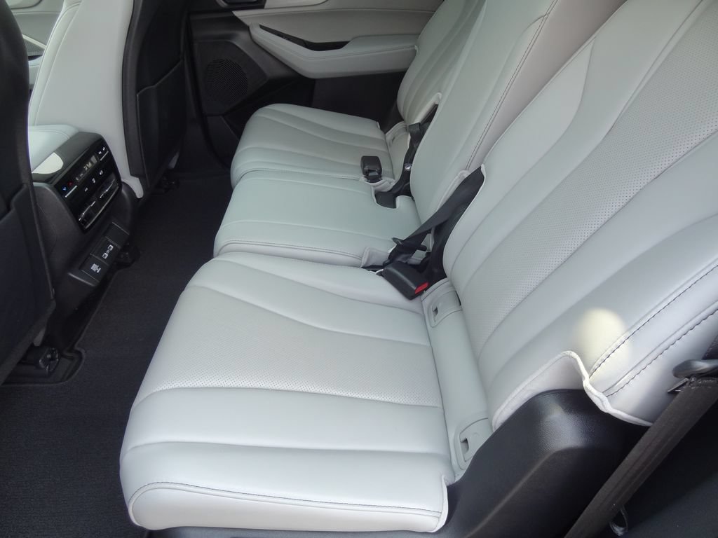 Used 2024 Acura MDX w/ Technology Package FWD image 9