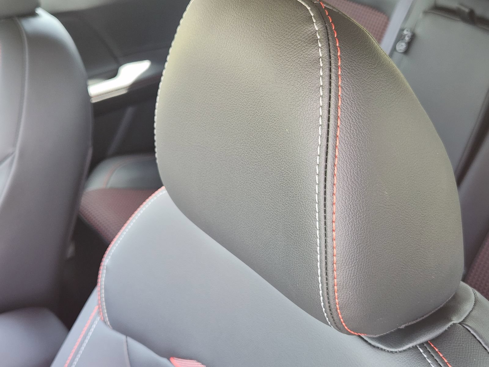 Certified 2025 Nissan Kicks SR FWD image 14