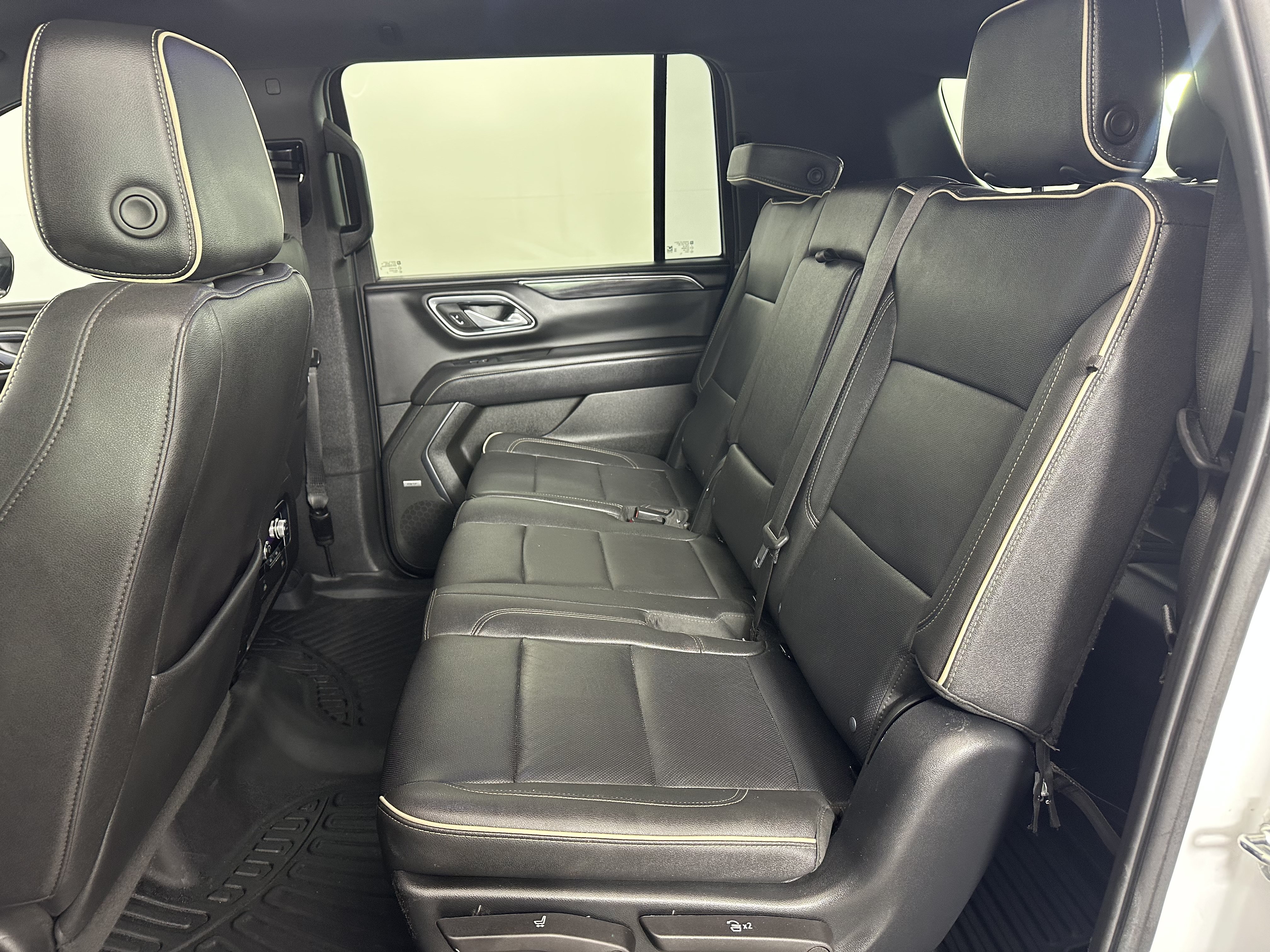 Used 2023 GMC Yukon XL SLT RWD image 14