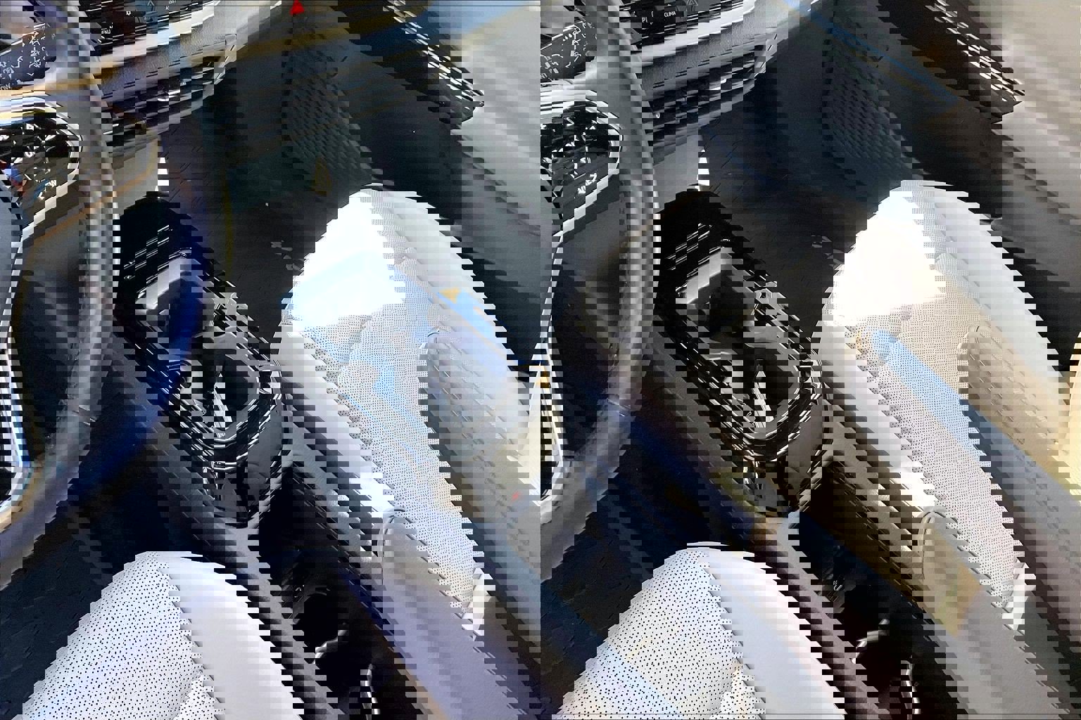 Certified 2022 Volkswagen ID.4 Pro S w/ Gradient Package image 16