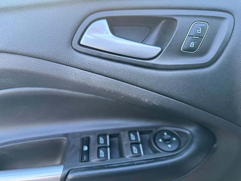 Used 2019 Ford Escape SE image 13