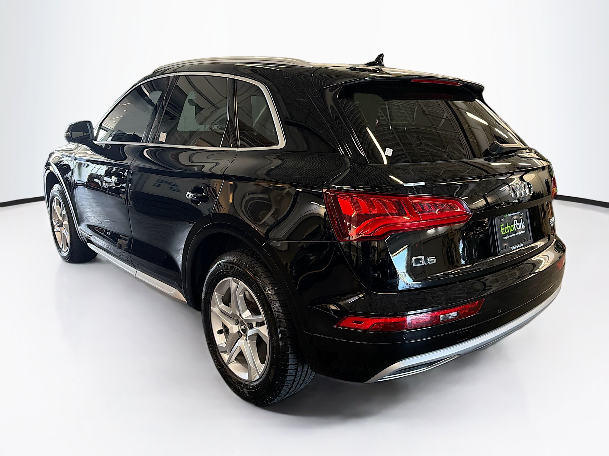 Used 2018 Audi Q5 2.0T Premium Plus w/ Premium Plus Package AWD/4WD image 5