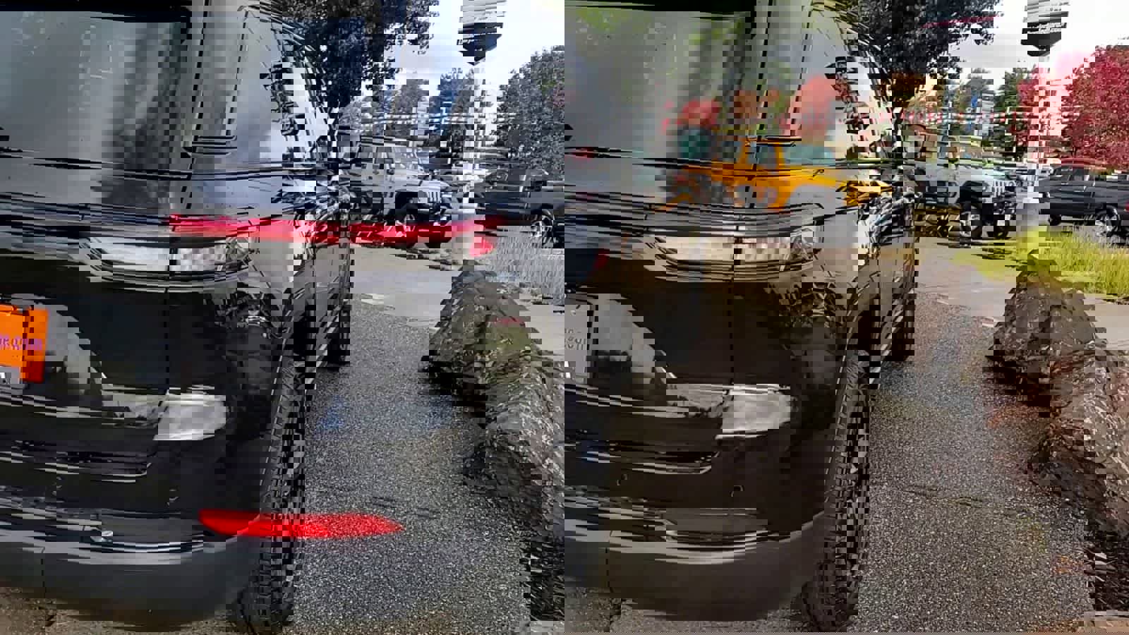 New 2025 Jeep Grand Cherokee Altitude w/ Trailer Tow Package image 7