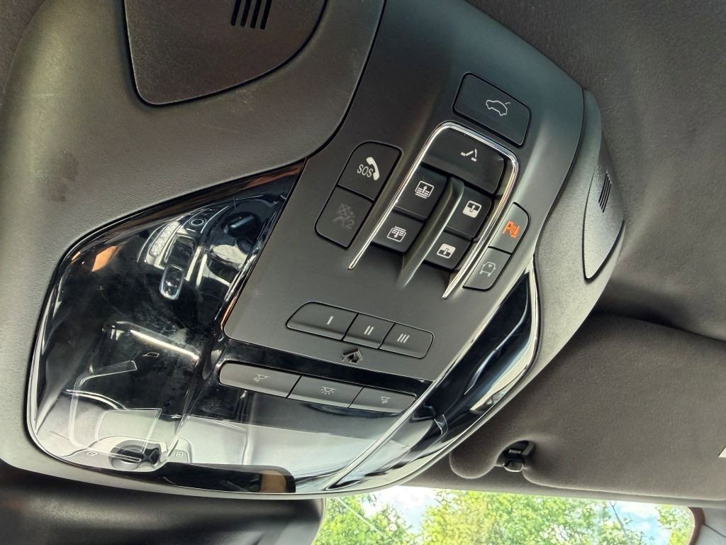 Used 2022 Maserati Levante GT AWD/4WD image 16