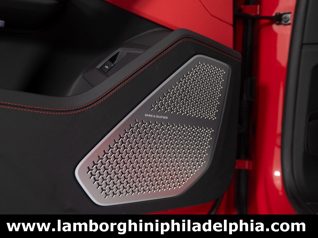 Used 2024 Lamborghini Urus S image 13