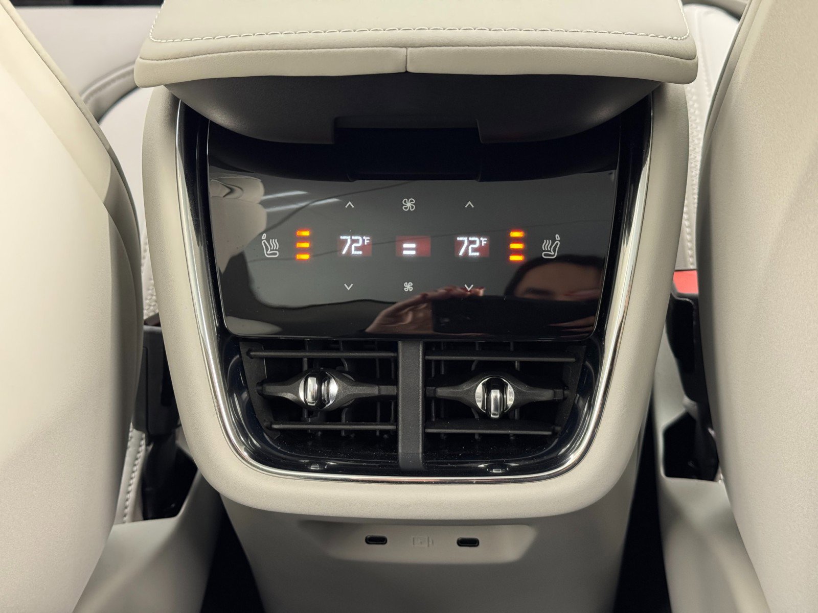 Used 2025 Volvo EX90 Ultra image 32