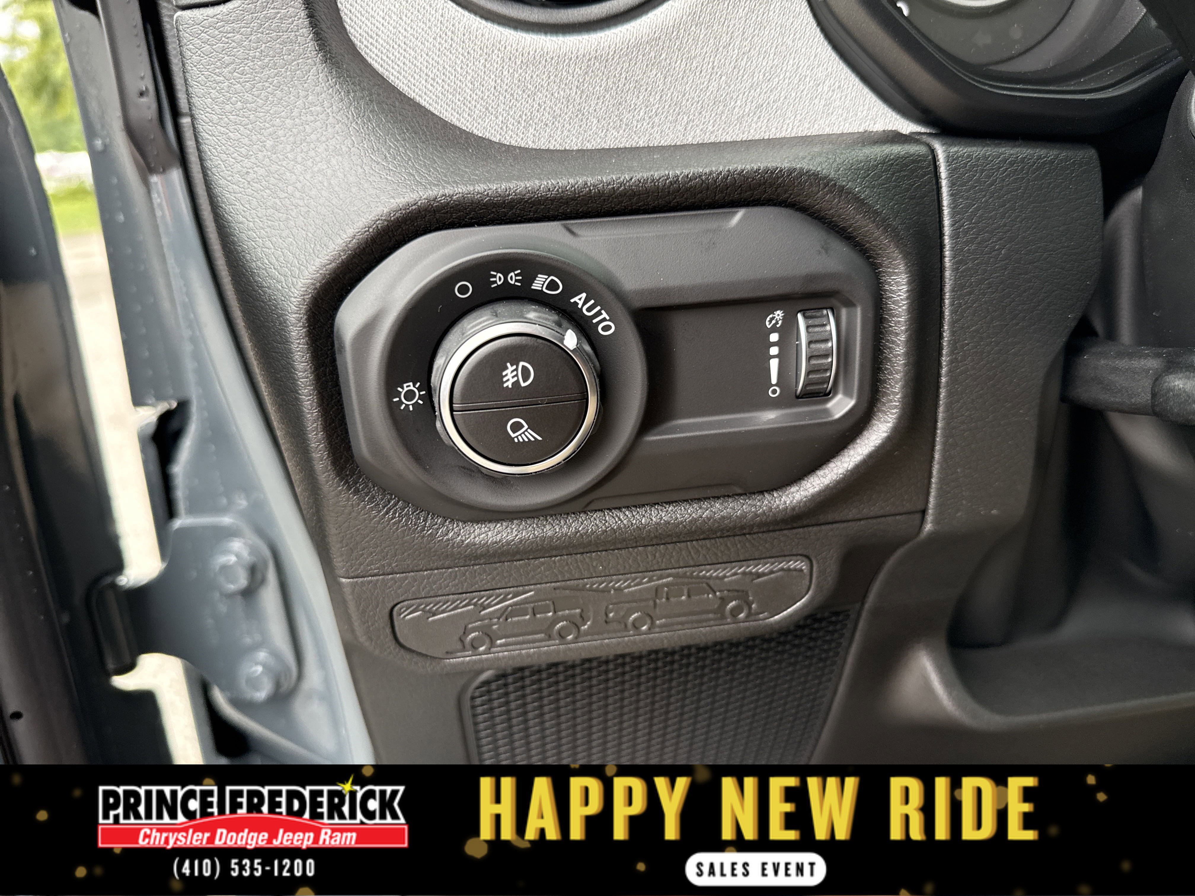 New 2025 Jeep Gladiator Sport image 27