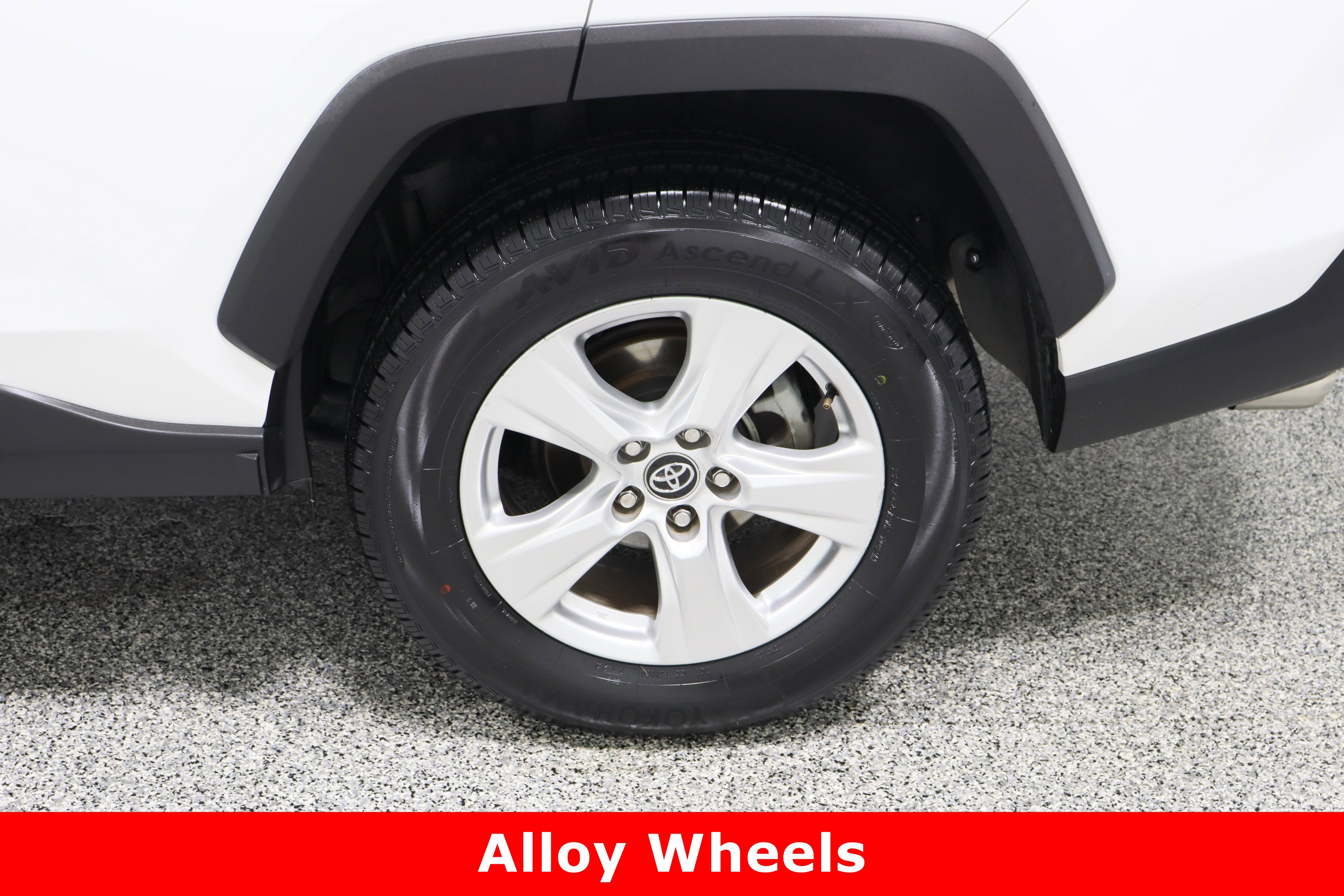 Used 2021 Toyota RAV4 XLE image 10