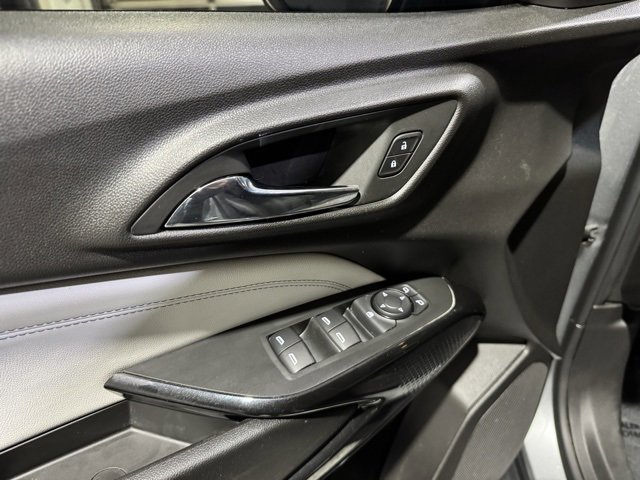 Used 2024 Chevrolet Trax LT w/ Sunroof Package image 6