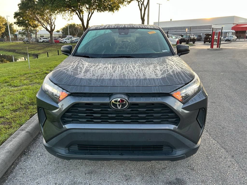 Used 2022 Toyota RAV4 LE FWD image 9