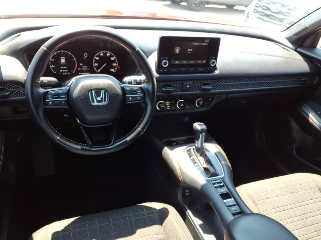 Used 2025 Honda HR-V Sport image 9