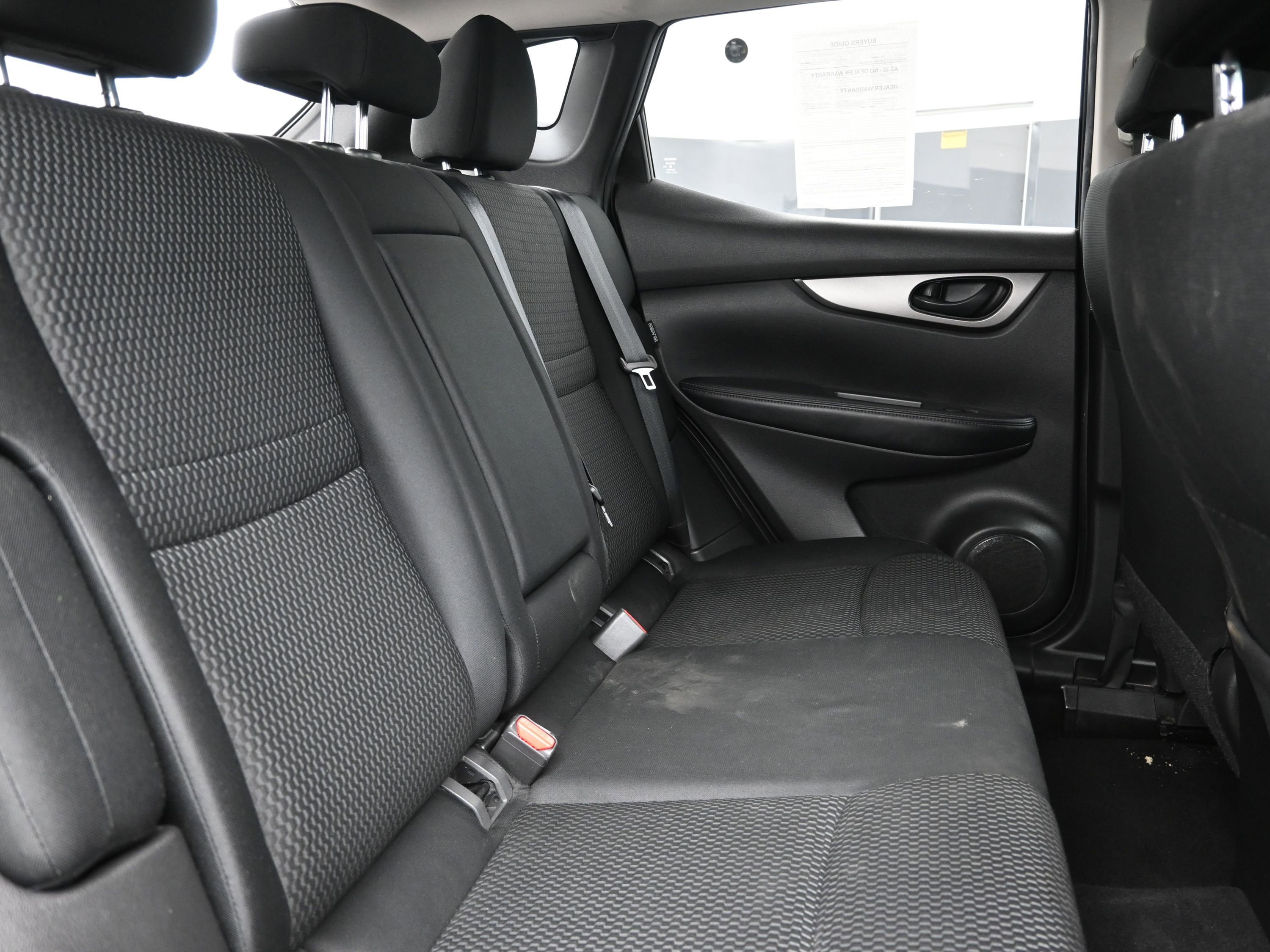 Used 2020 Nissan Rogue Sport S image 25