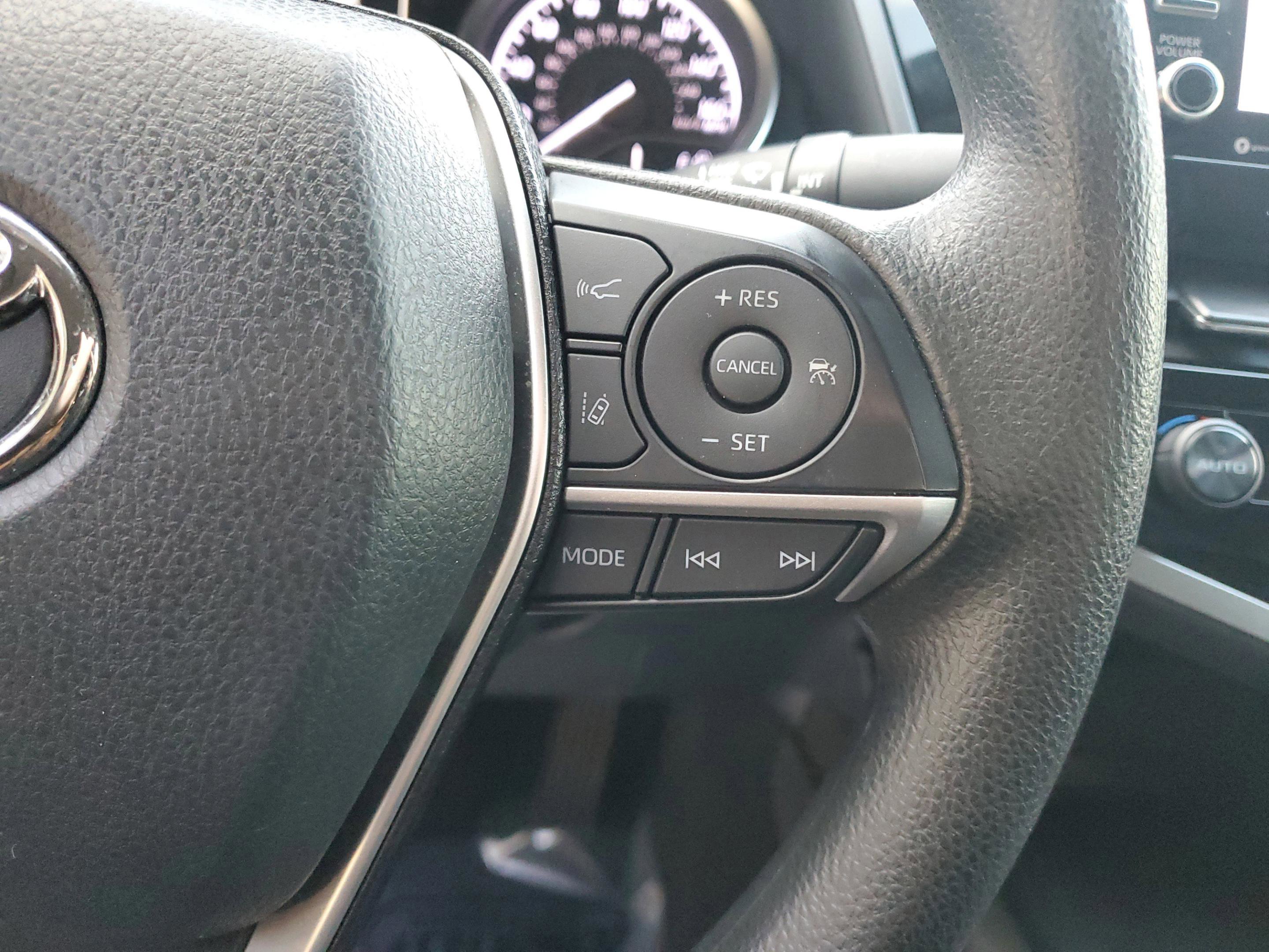 Used 2022 Toyota Camry LE image 27