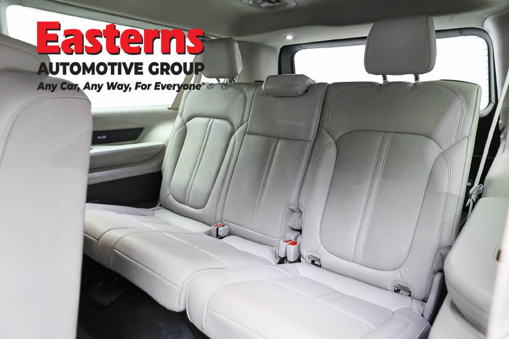 Used 2024 Jeep Wagoneer L Series II w/ Flexible Seating Group RWD image 32