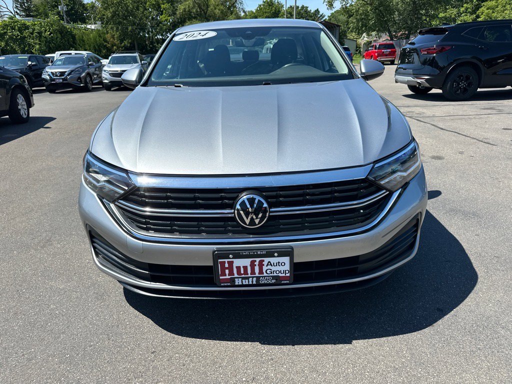 Used 2024 Volkswagen Jetta S image 8
