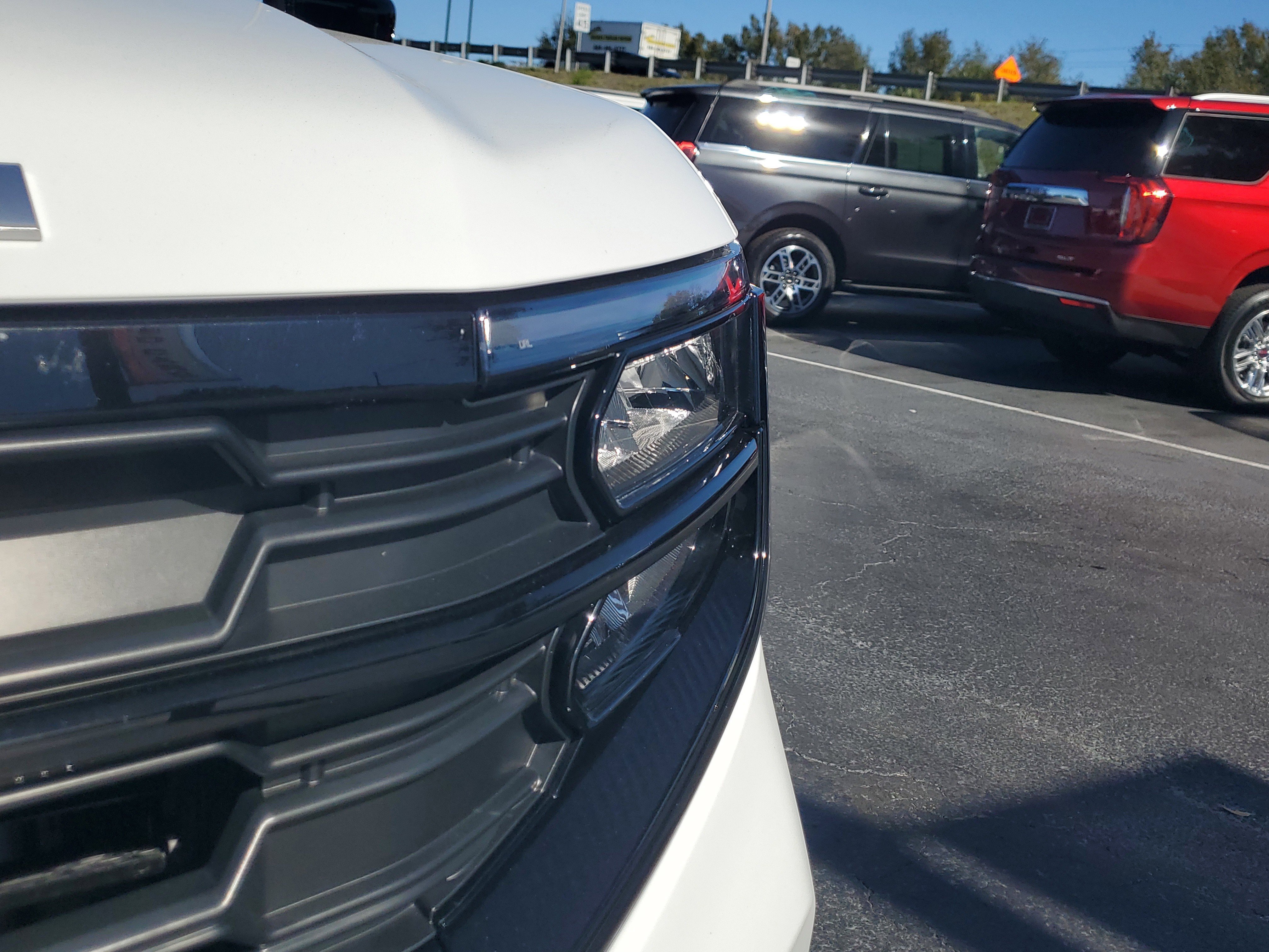 Certified 2025 Ford Expedition Active image 3