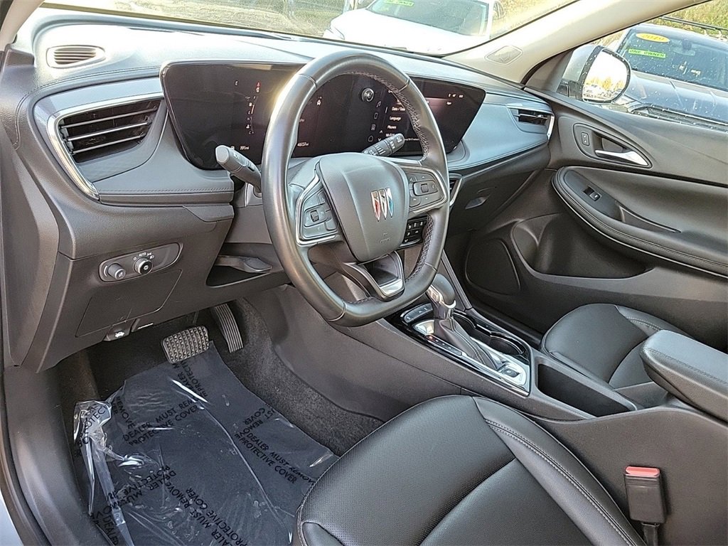Used 2024 Buick Encore GX Sport Touring image 17