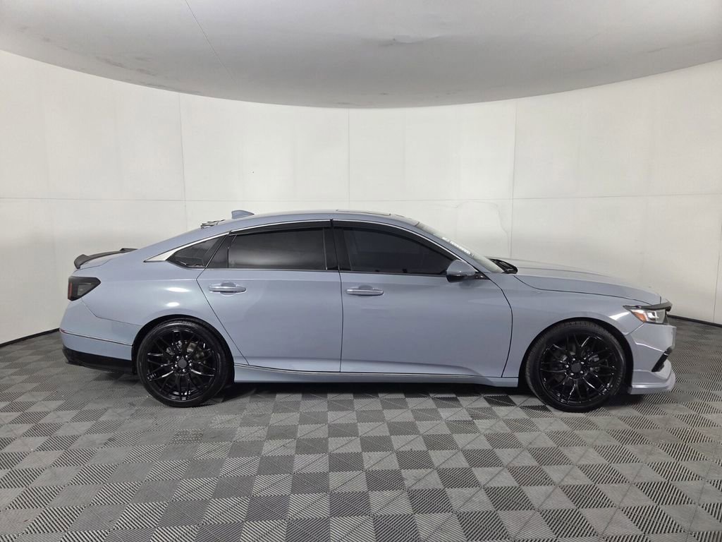 Used 2021 Honda Accord Touring image 4