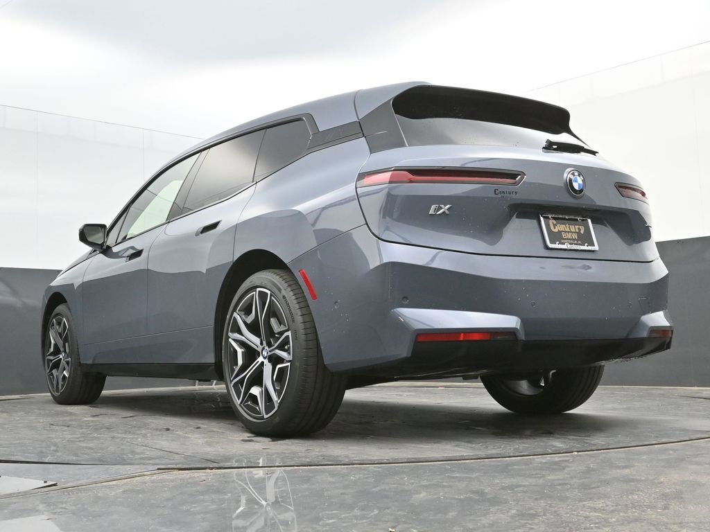 Certified 2026 BMW iX xDrive45 w/ Premium Package image 32