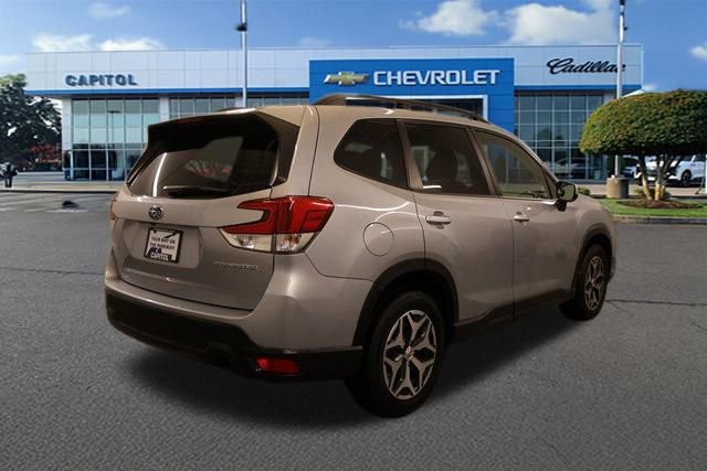 Used 2021 Subaru Forester Premium image 3
