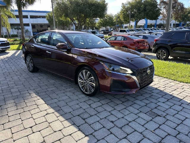 Used 2023 Nissan Altima 2.5 SL FWD image 16