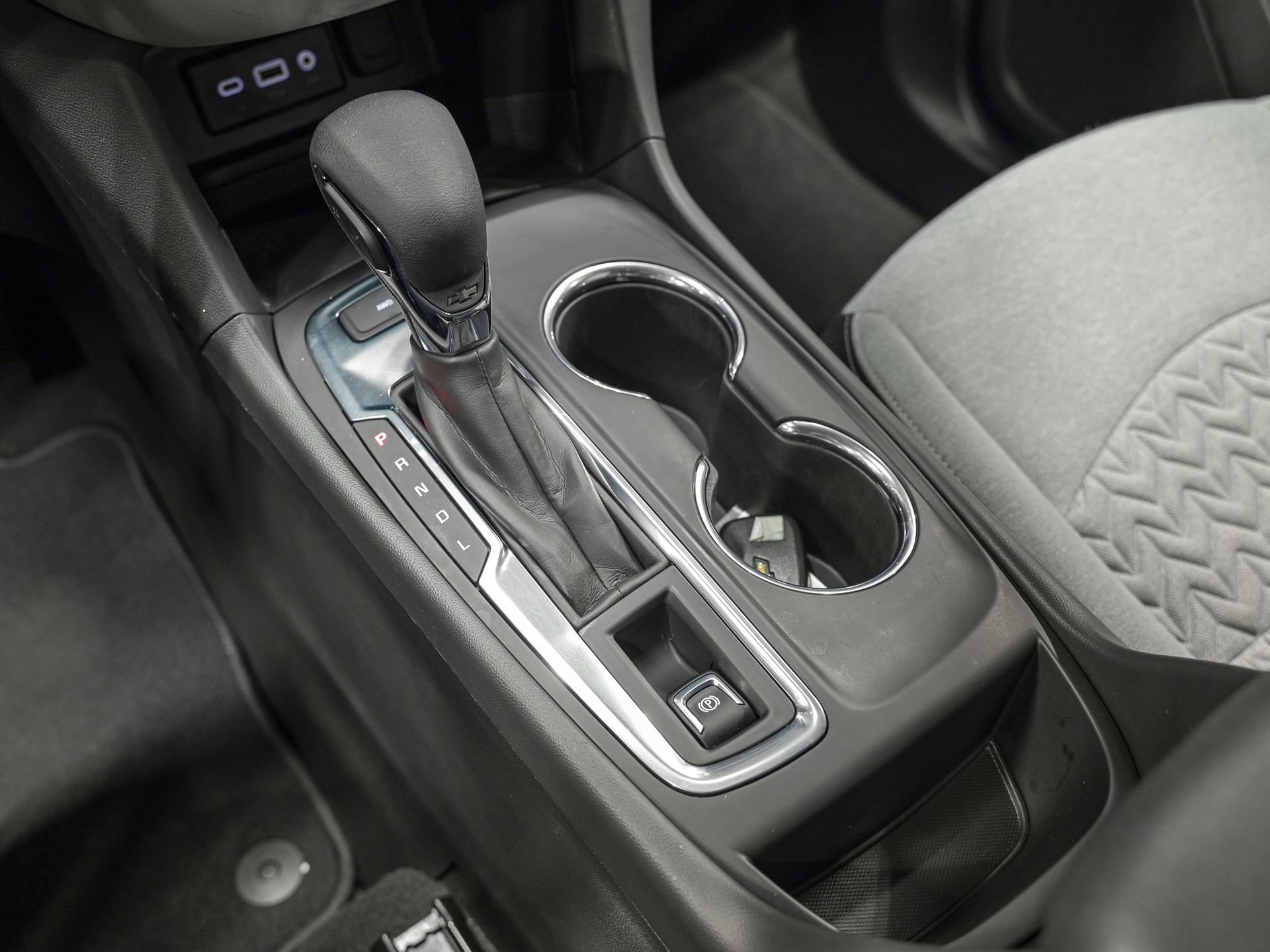 Used 2023 Chevrolet Equinox LS w/ Midnight Edition image 24