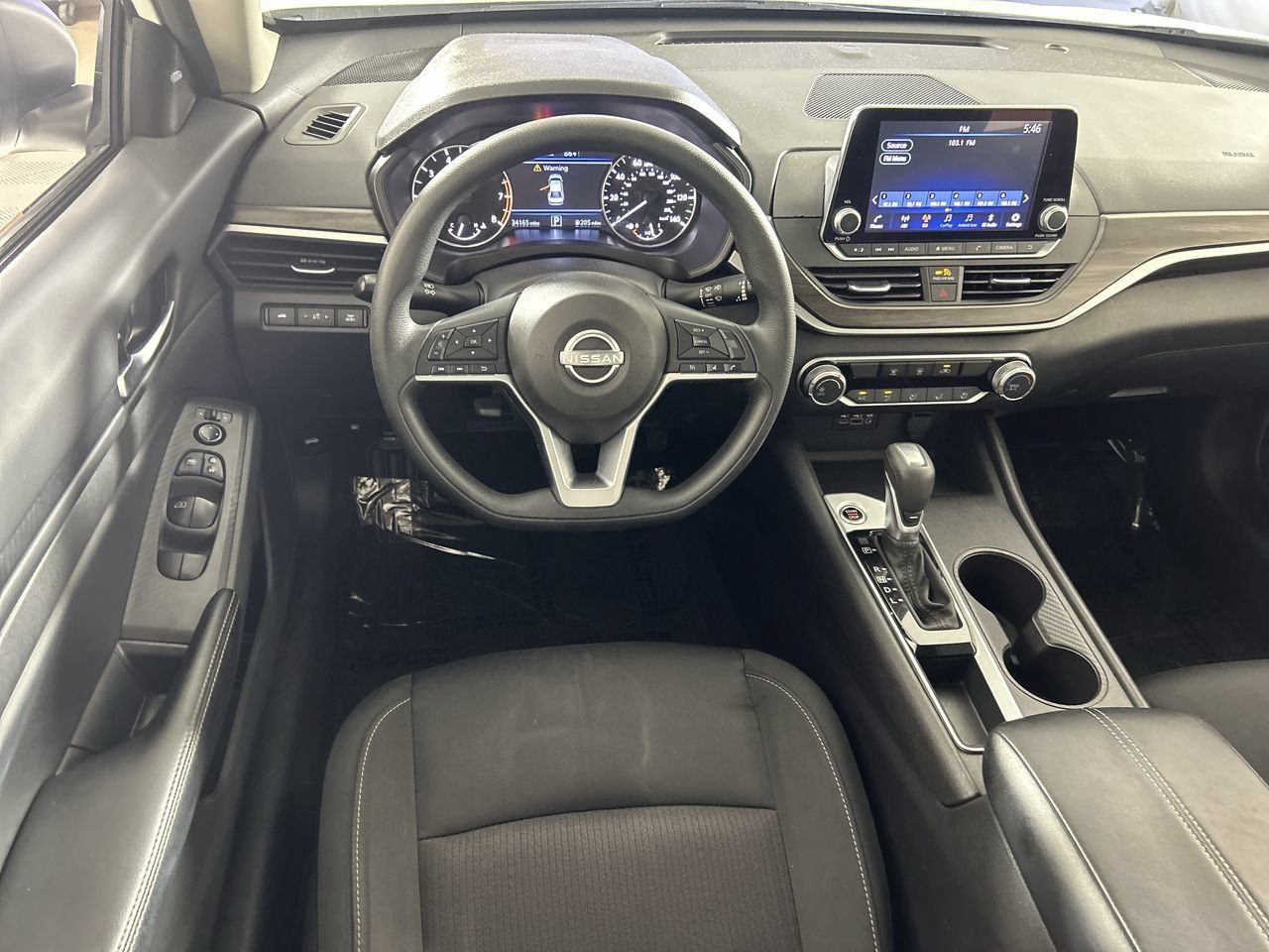 Used 2025 Nissan Altima 2.5 SV FWD image 21