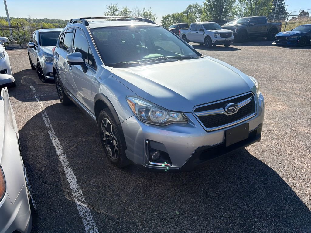 Used 2017 Subaru Crosstrek 2.0i Premium AWD/4WD image 3