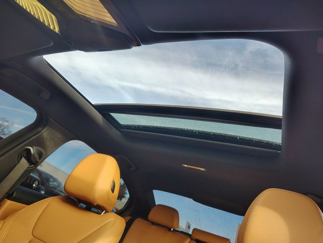 Used 2023 BMW 330i xDrive 330i xDrive w/ Premium Package image 31