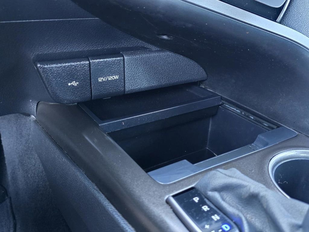 Used 2024 Toyota Camry SE w/ Convenience Package image 17