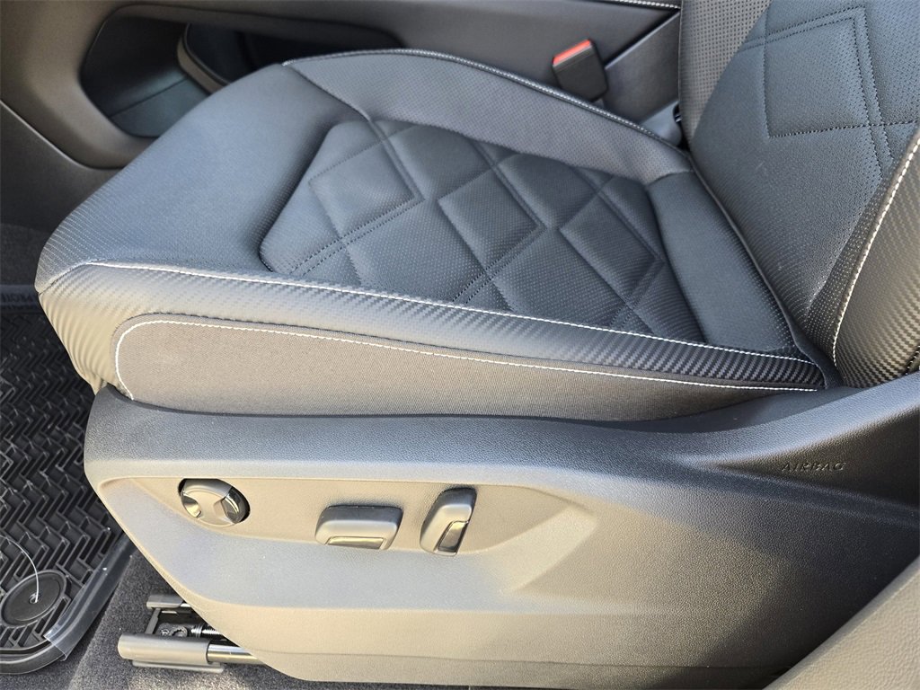 New 2026 Volkswagen Atlas Cross Sport SE image 19