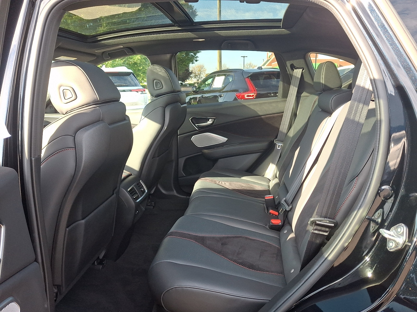 Certified 2025 Acura RDX w/ Advance Package AWD/4WD image 10