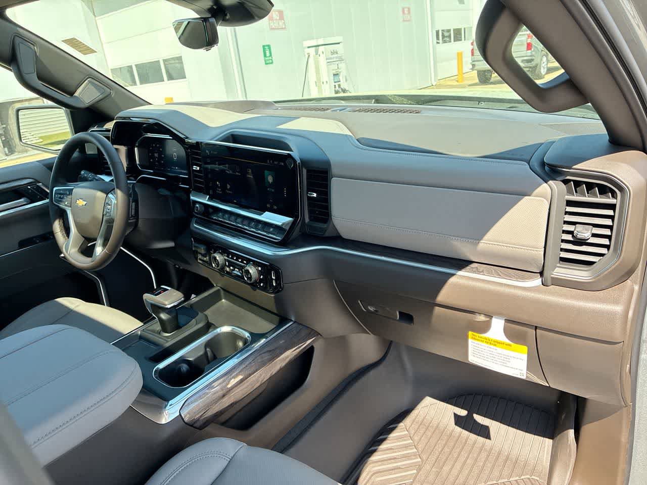 New 2026 Chevrolet Silverado 1500 LTZ w/ LTZ Premium Package AWD/4WD image 30