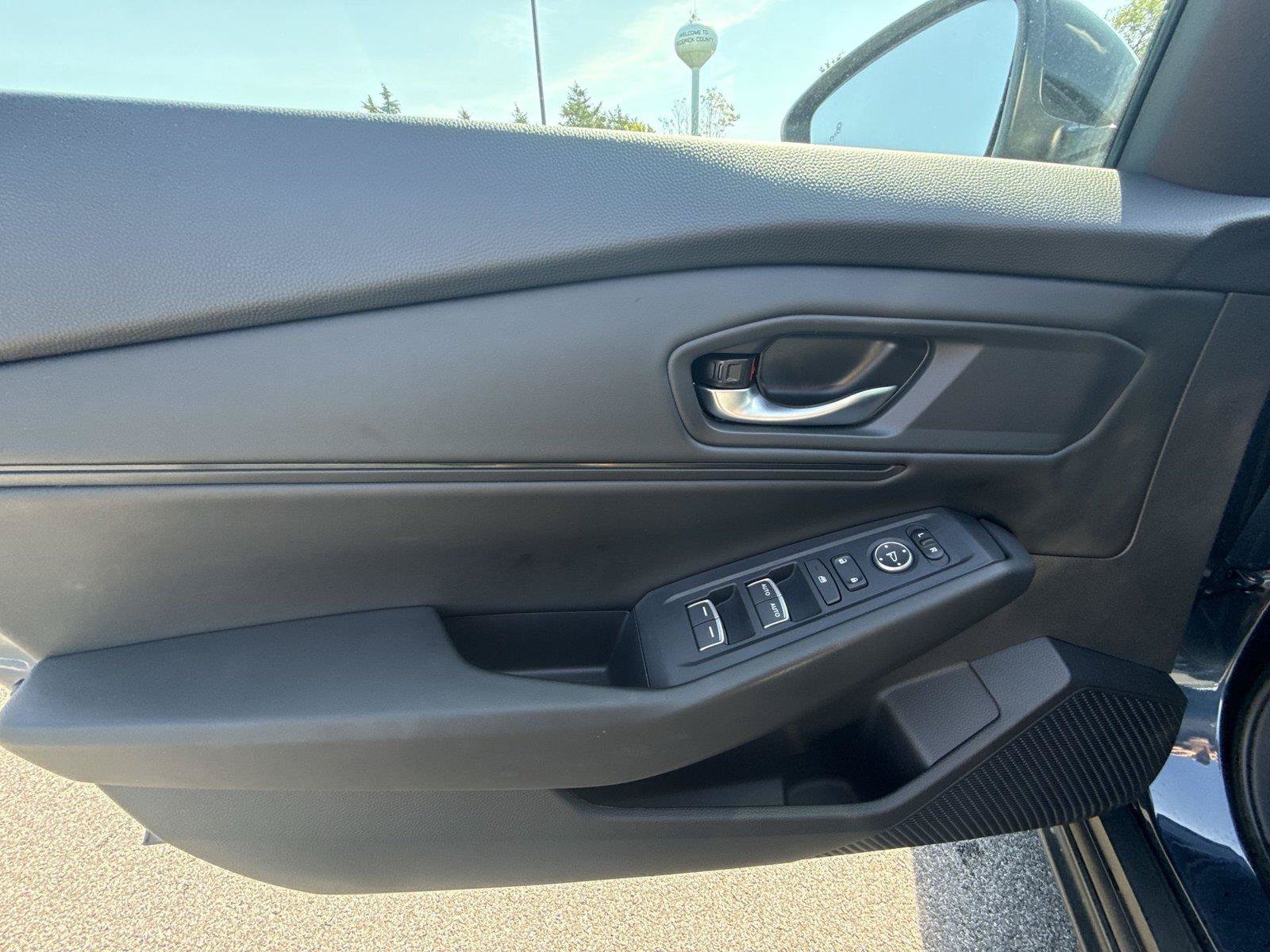 Used 2025 Honda Accord SE image 12