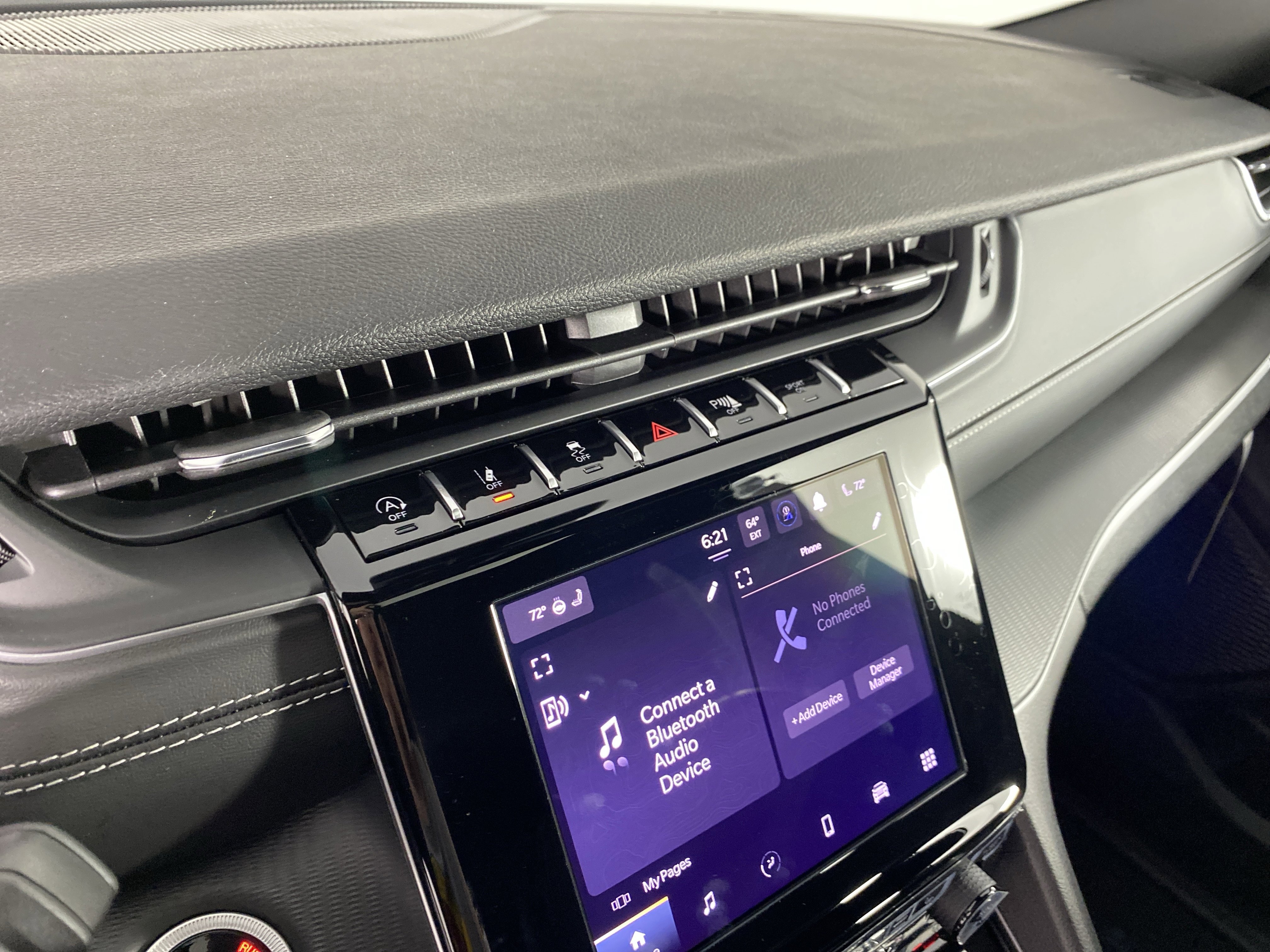 New 2025 Jeep Grand Cherokee Altitude image 26